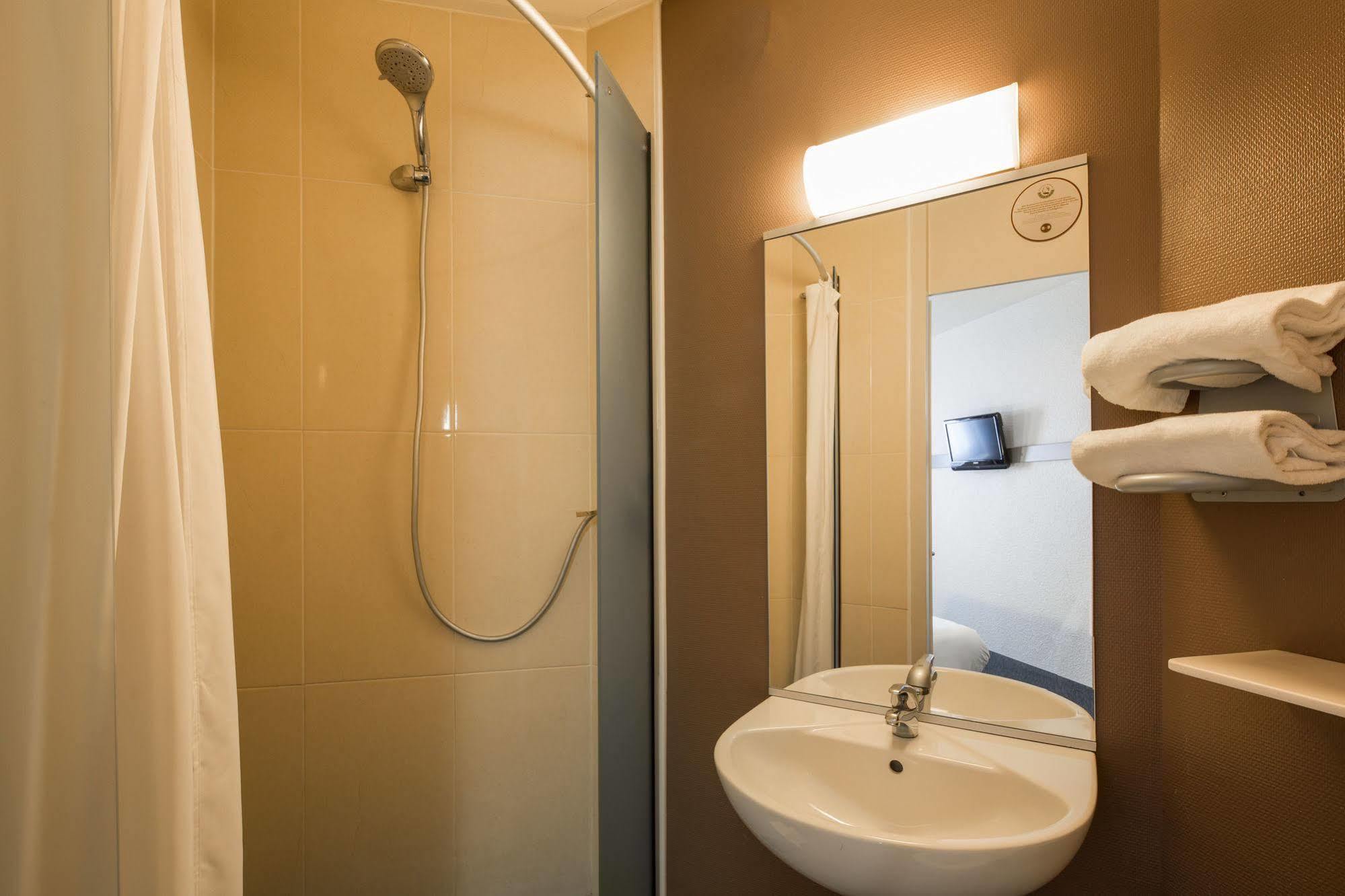 B&B Hotel Annecy อาร์โกเนย์ ภายนอก รูปภาพ